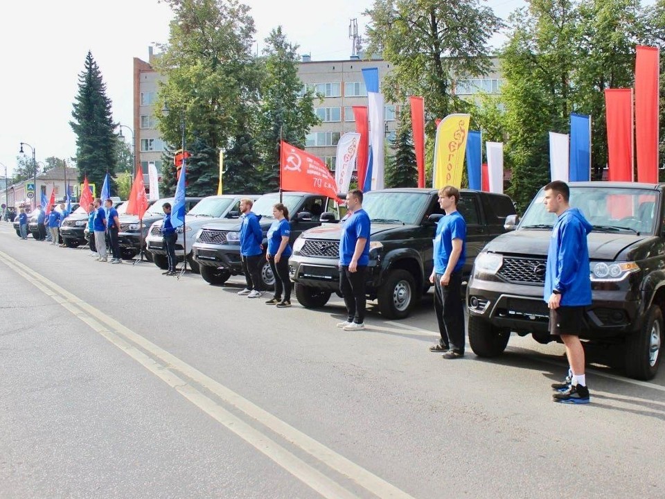 Колонну из 10 автомобилей отправили из Егорьевска в Курскую область