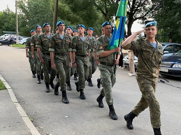 Разборка автомата, метание ножей, армрестлинг: в Наро-Фоминске отметят День ВДВ