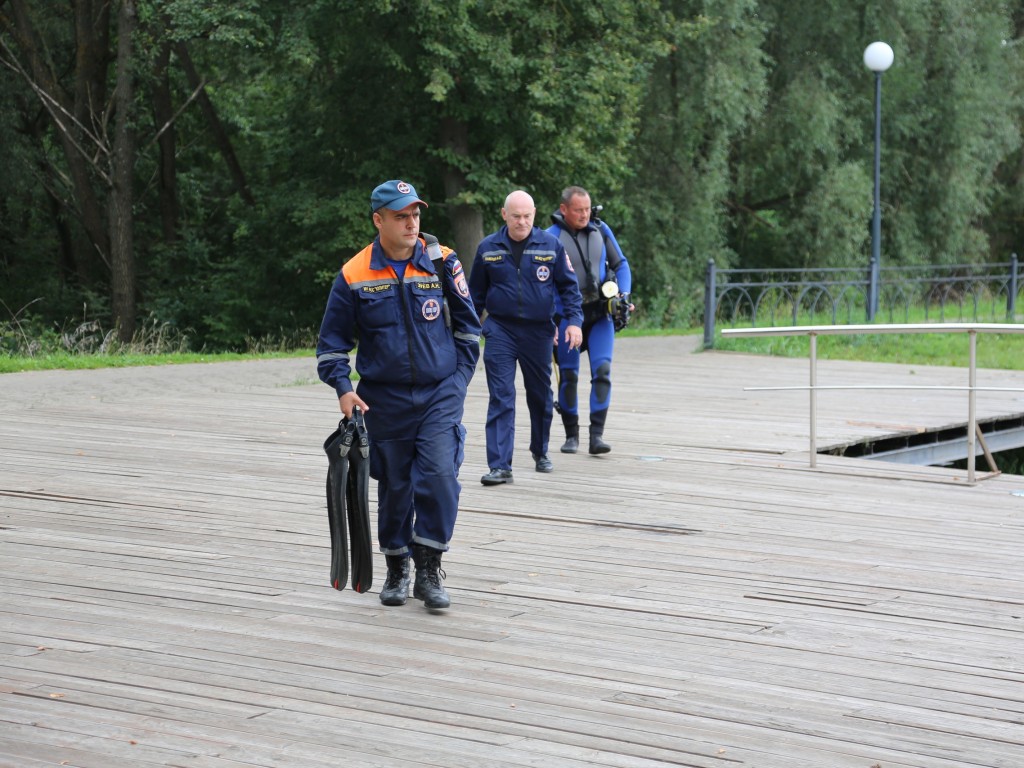 МЧС и спасатели провели акцию по безопасности на воде в Серпухове