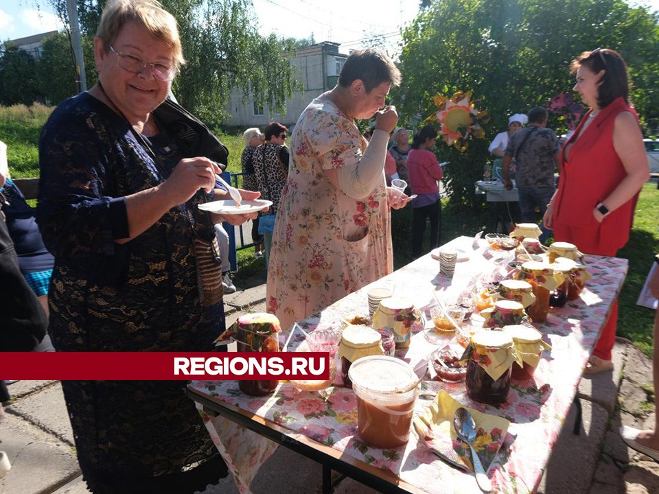 Варенье из бананов, одуванчиков, шишек и кабачков попробовали гости на Дне деревни в Балкове