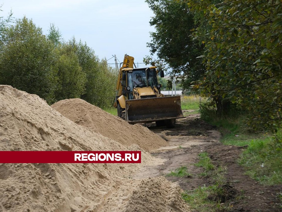 В Шепилове к участкам многодетных семей строят новую дорогу