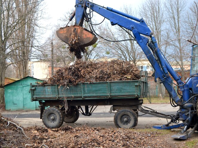 В Серпухове выявили 25 нелегальных перевозчиков строительного мусора