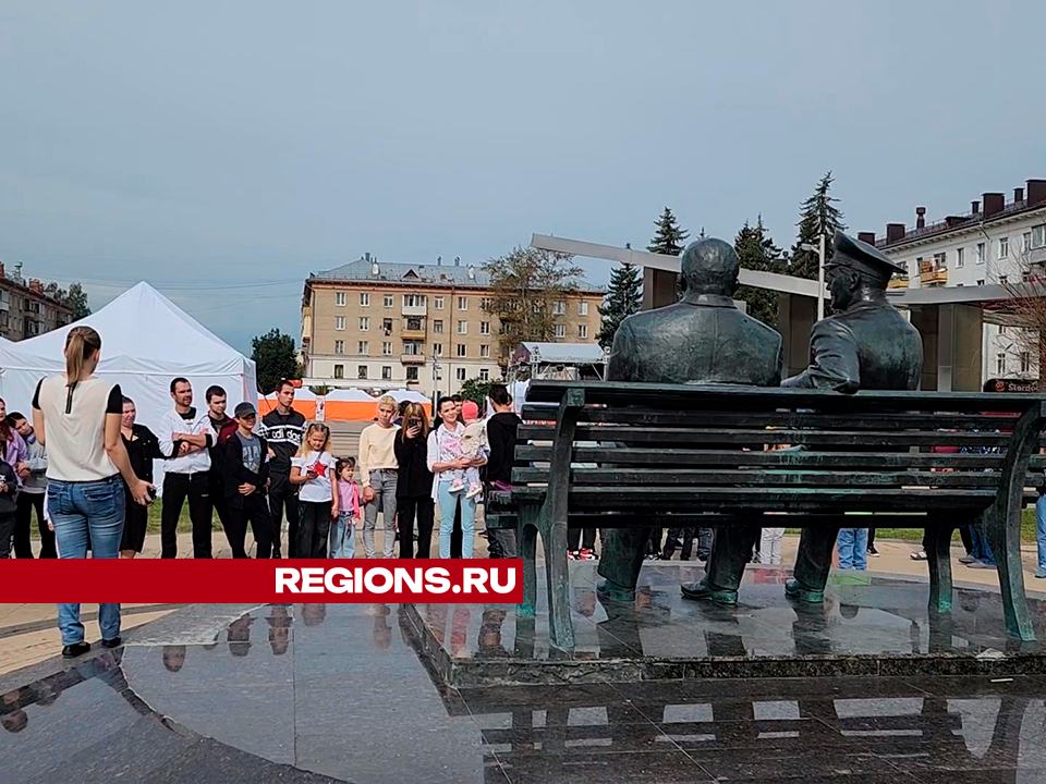 Для 125 детей из Курской области провели экскурсию по знаменитым местам Королева