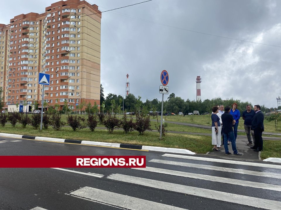 В микрорайоне Школьный во Власихе впервые появился «умный пешеходный переход»