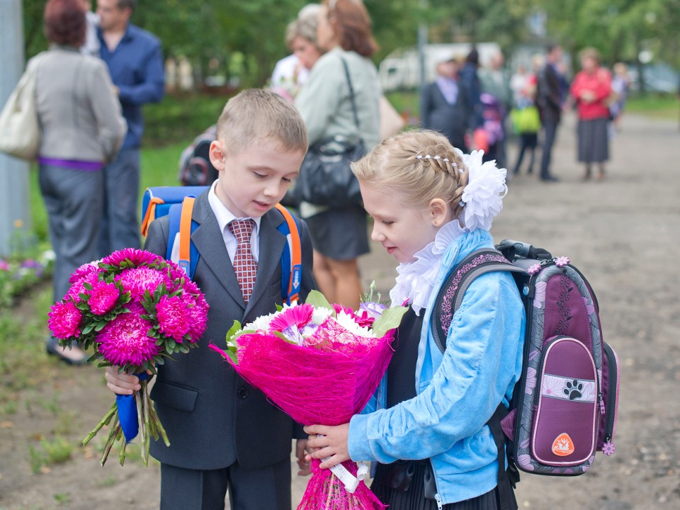 Родителям Подмосковья посоветовали обсудить с детьми правила безопасности перед учебным годом