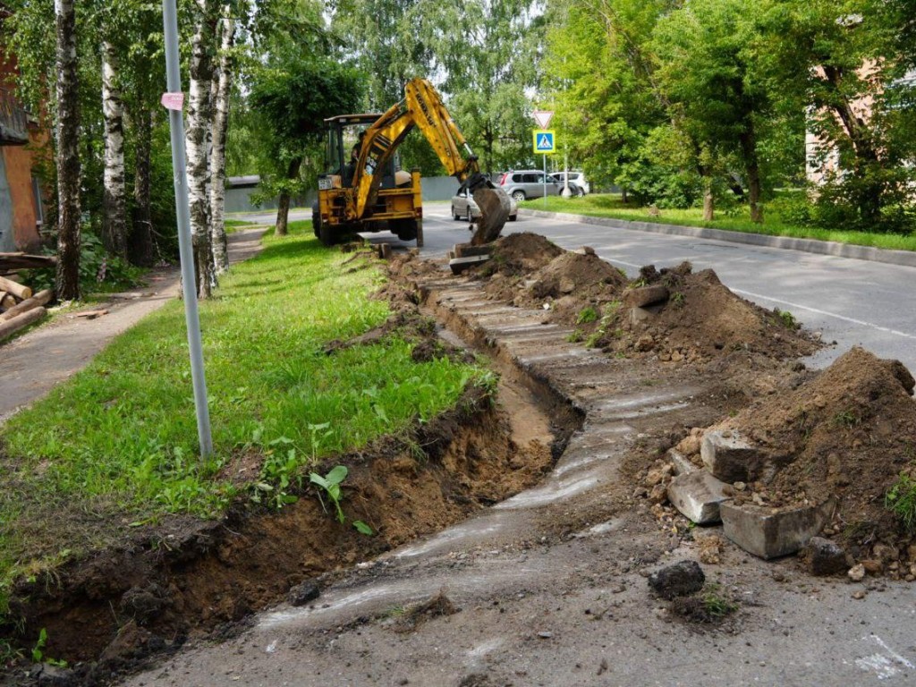 В Серпухове на улице Физкультурной отремонтируют дорогу