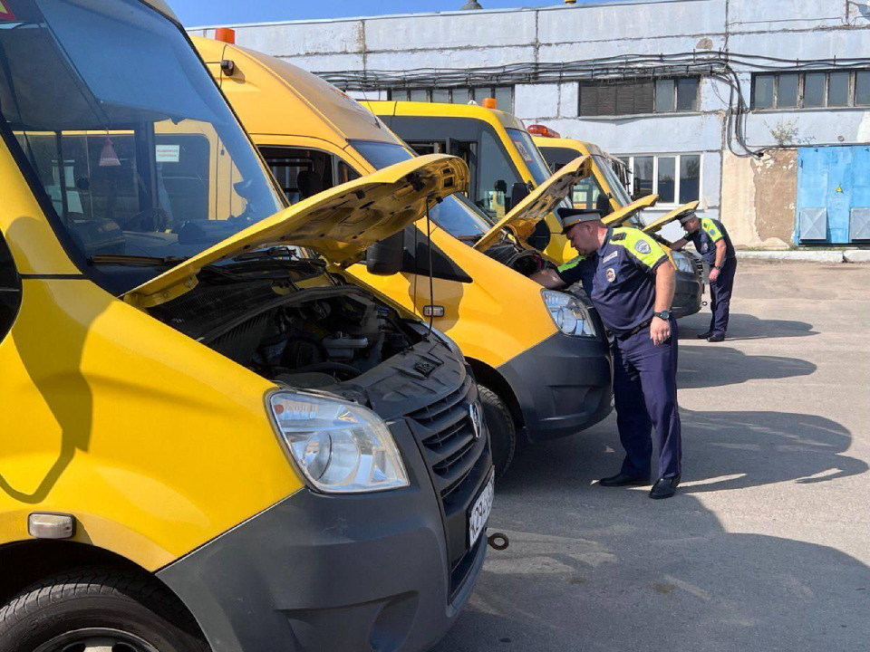 Исправность школьных автобусов в Клину проверили сотрудники Госавтоинспекции