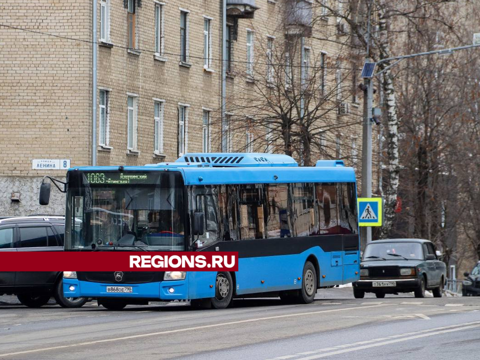 Возит людей как дрова: неадекватный водитель автобуса напугал дзержинцев