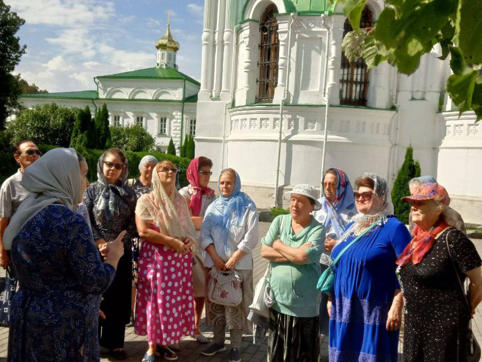 Черноголовские долголеты побывали в Николо-Берлюковской Пустыни