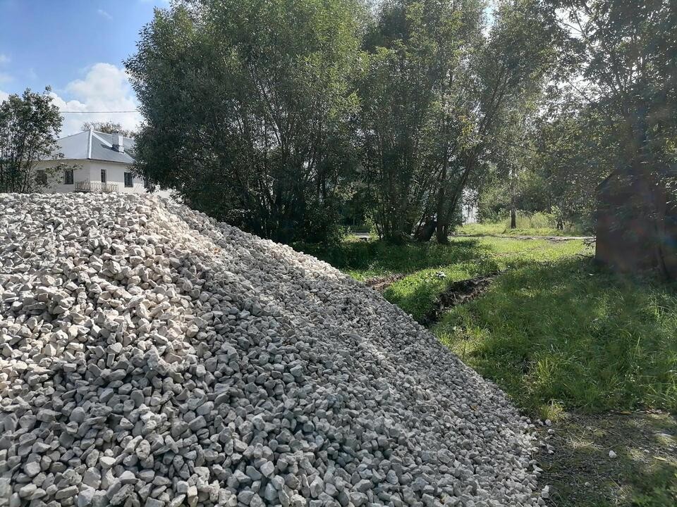 В деревне Демихово началось строительство детской площадки
