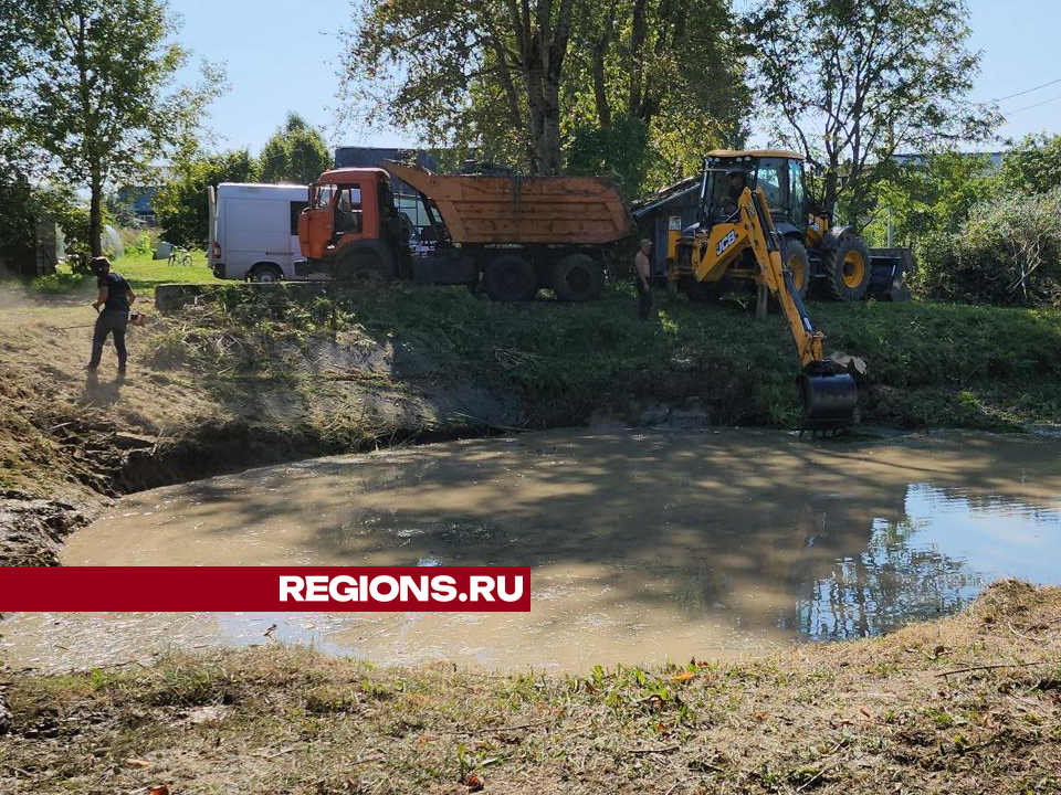 В деревне Калужское под Можайском очистили противопожарный пруд