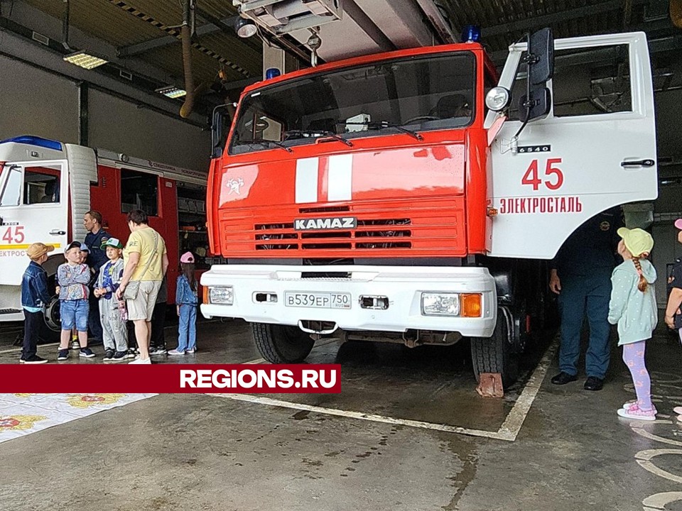 На улице Ялагина и в поселке Случайный загорелись мусорные навалы