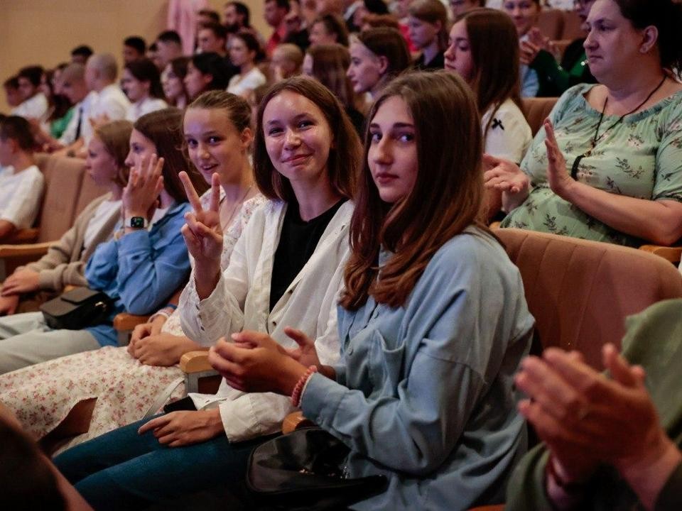 Мытищинские спортсмены накануне своего праздника получили документы о завоеванных званиях