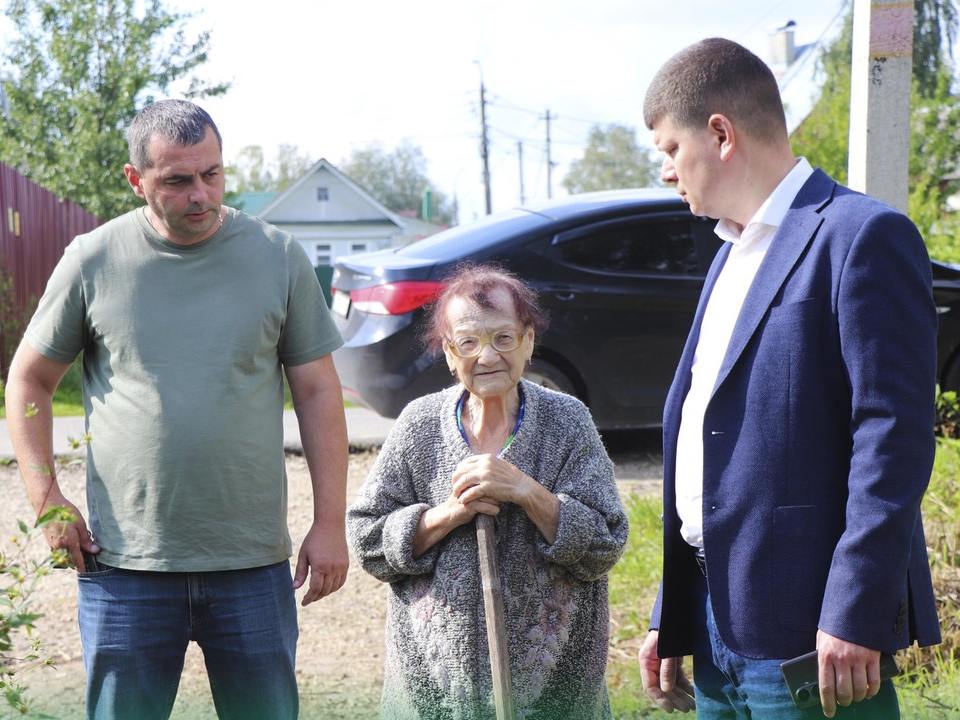 Подъезды в домах на улице Фрунзе избавят от клопов и тараканов