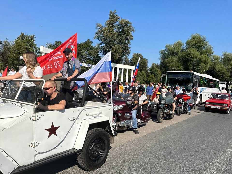 Байкеры и ретро-авто украсили празднование Дня рождения Долгопрудного