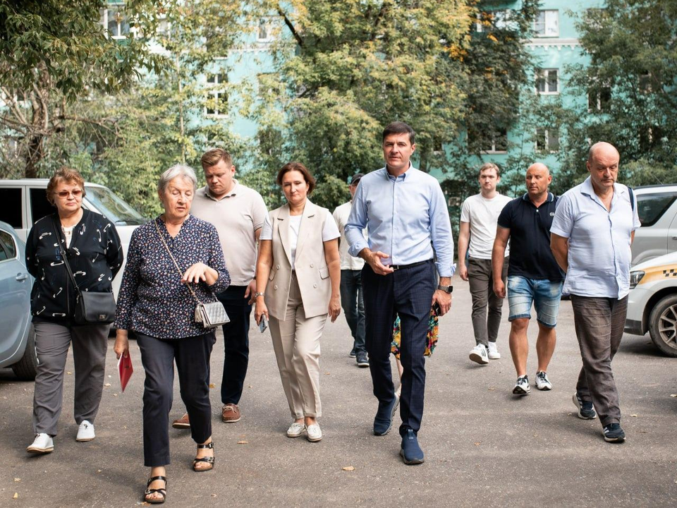 По просьбе жителей на выездной администрации, со двора дома на Смирновской убрали магазин