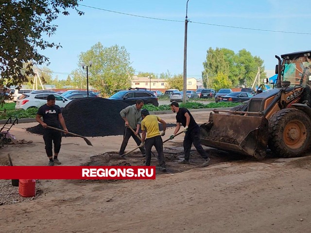 Новые парковочные места обустраивают в Военном городке