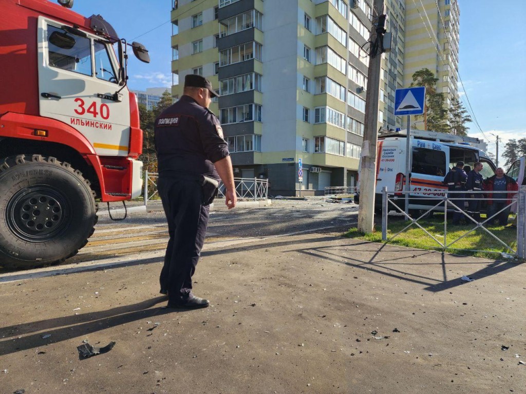 Мужчина, в квартиру которого прилетел БПЛА на улице Высоковольтной, рассказал о случившимся