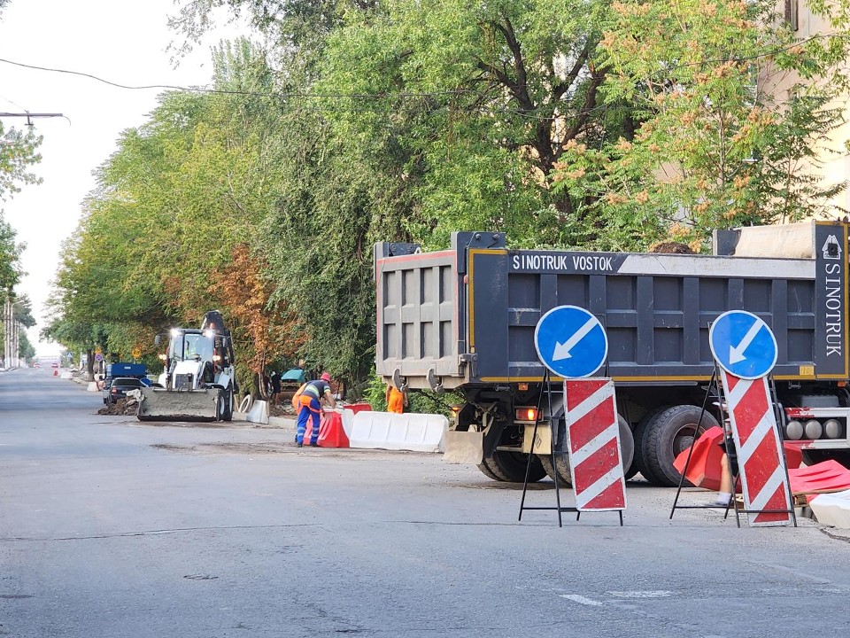 Строители Подмосковья восстановили в Мариуполе 82 км городских дорог