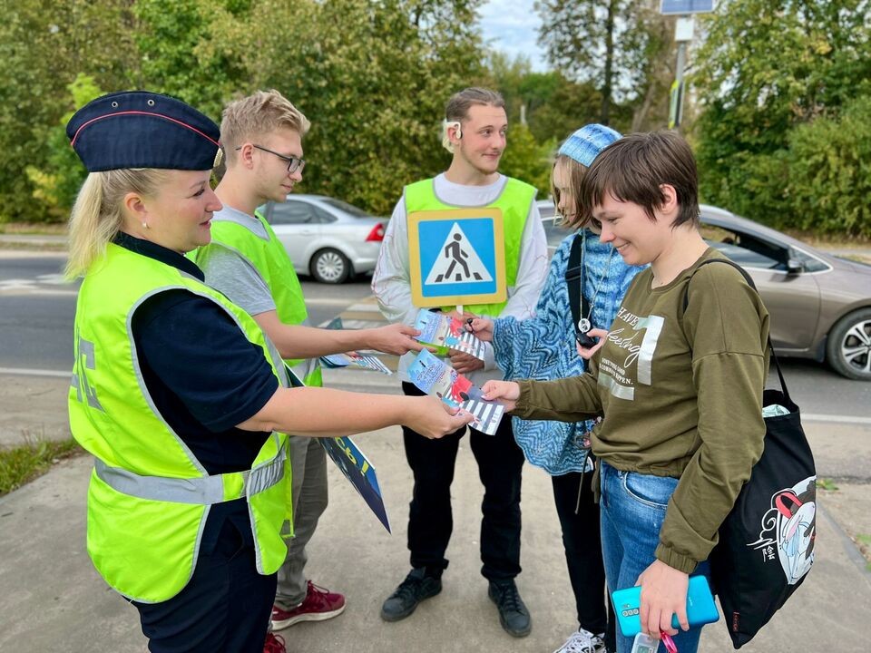 В Орехово-Зуеве студентам напомнили о правилах безопасности на дорогах