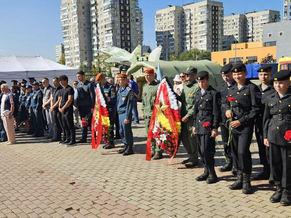 В память о сотрудниках «Центроспаса», погибших в Беслане, прошла траурная церемония