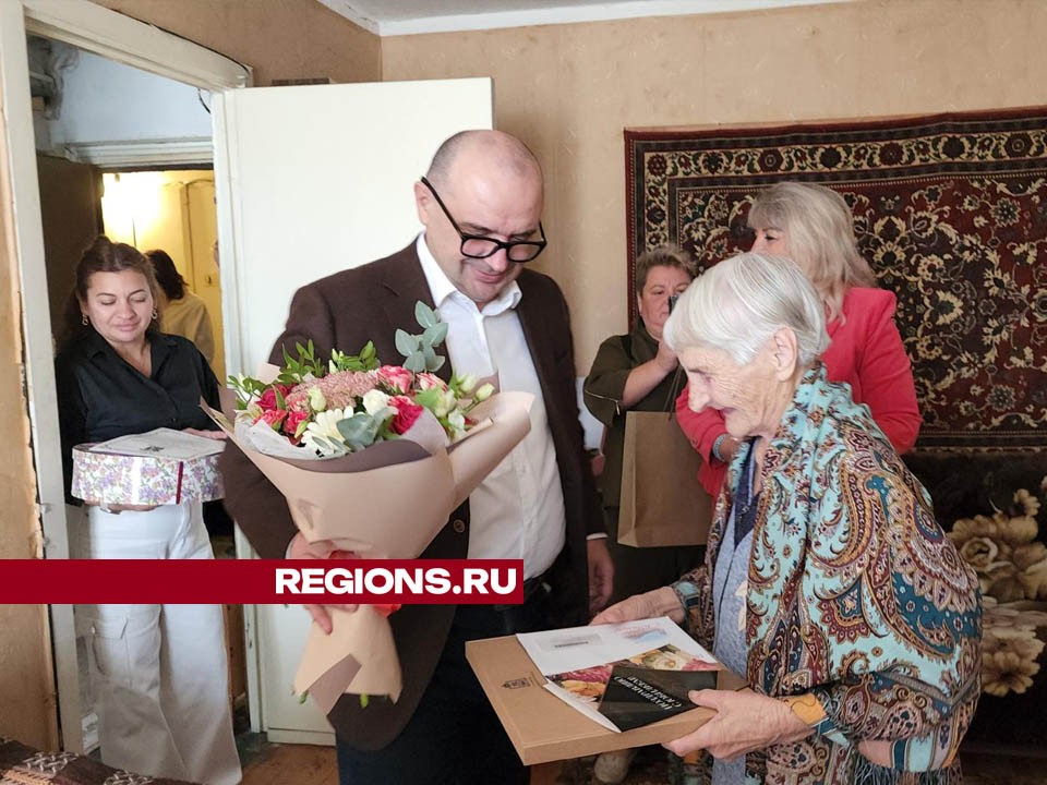 Песня помогает преодолевать трудности: жительница Лосино-Петровского округа отметила 95-летний юбилей