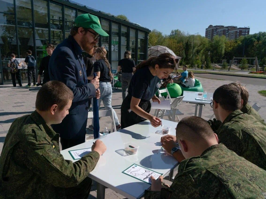 Учащиеся Хотьковской школы-интерната начнут выращивать голубые ели