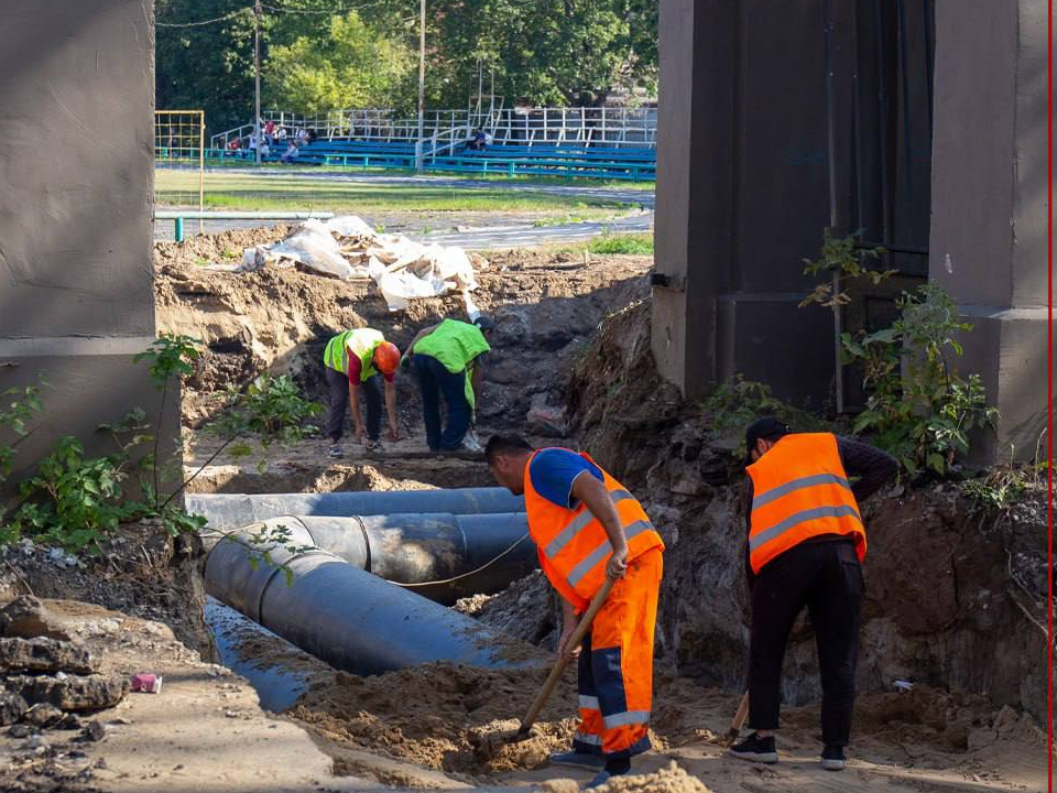 В домах будет тепло: в Восточном микрорайоне заменили 500 метров старых теплосетей