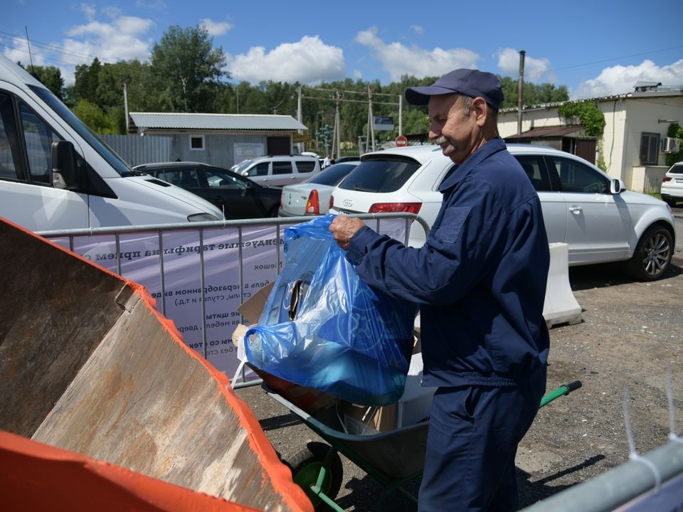 Патрушев поручил скорректировать тарифы на вывоз мусора