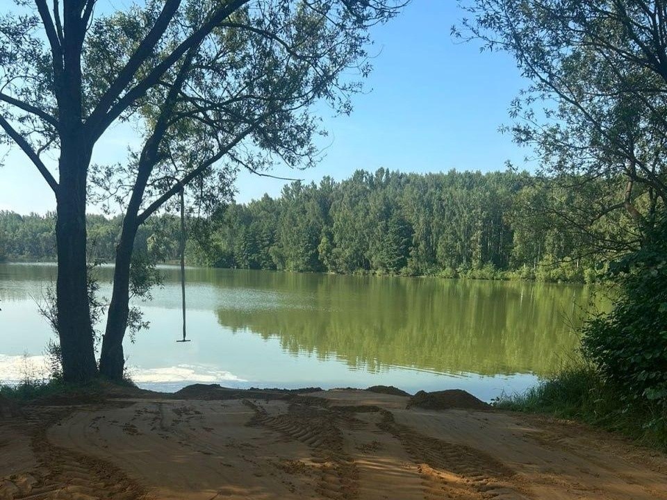 Зону отдыха у воды в Топканово обустроили двое местных жителей