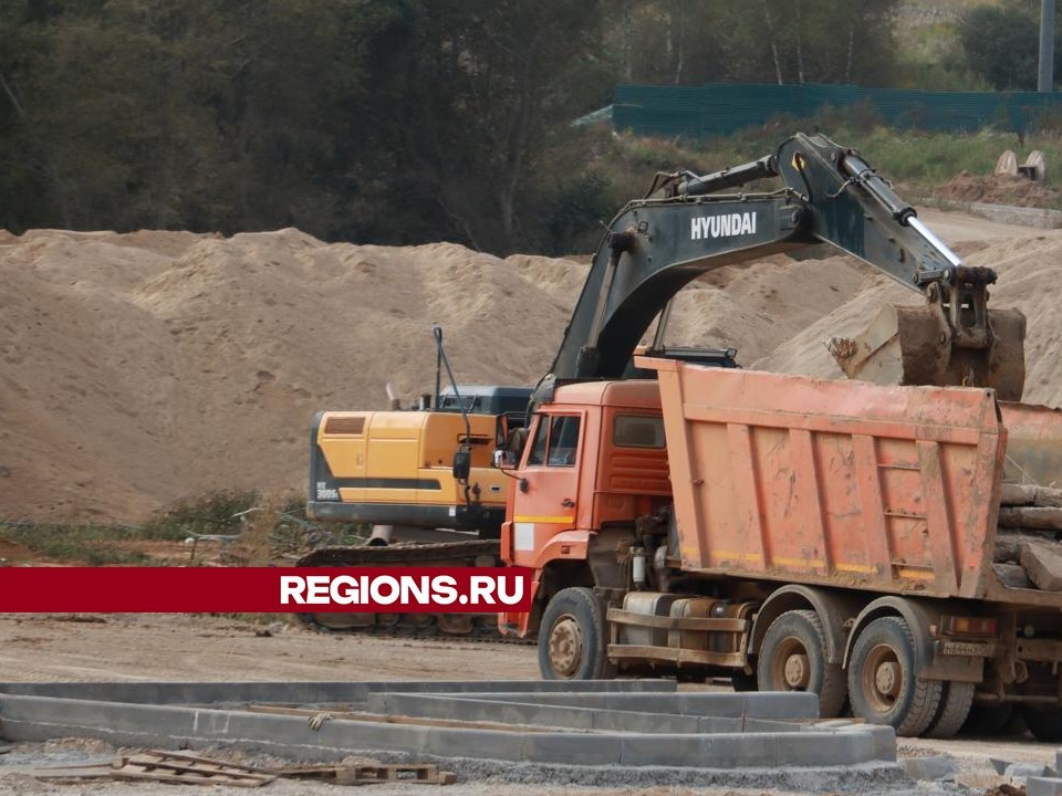 Строительство третьего моста началось на дороге к лицею имени Долгих в Истре