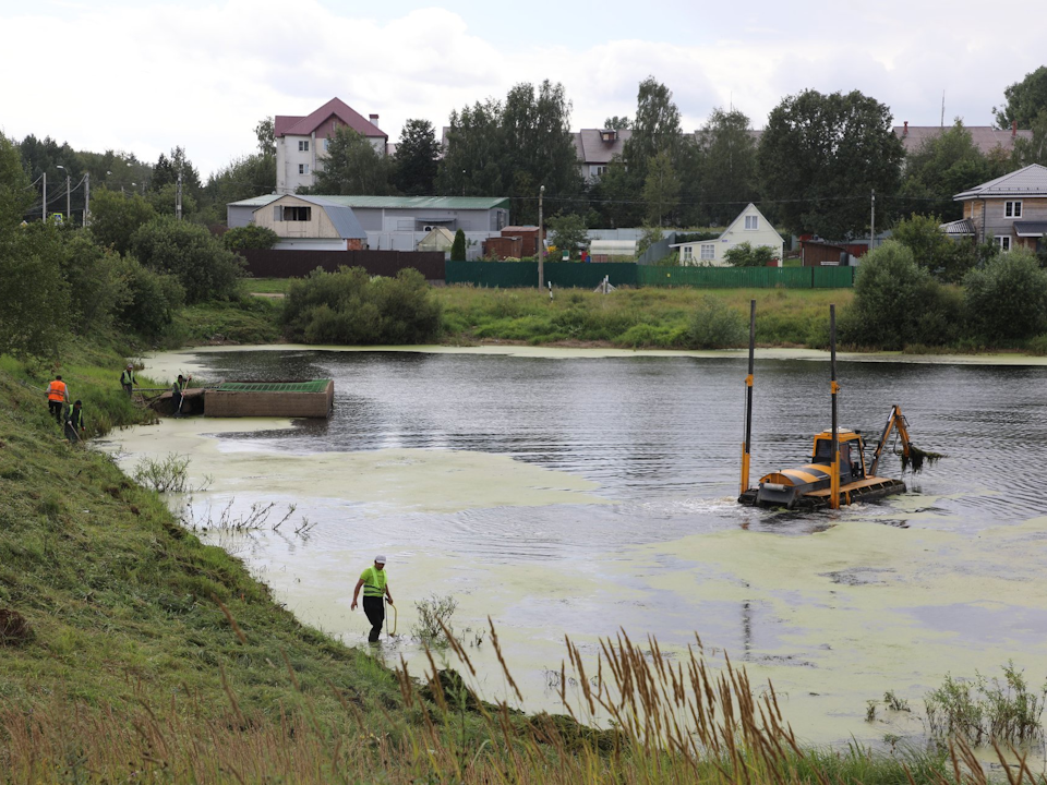 В Апрелевке и Новой Ольховке расчистили два пруда