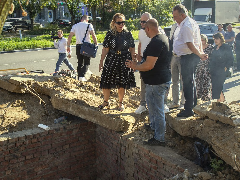 В Западном микрорайоне Электростали специалисты меняют участок теплотрассы