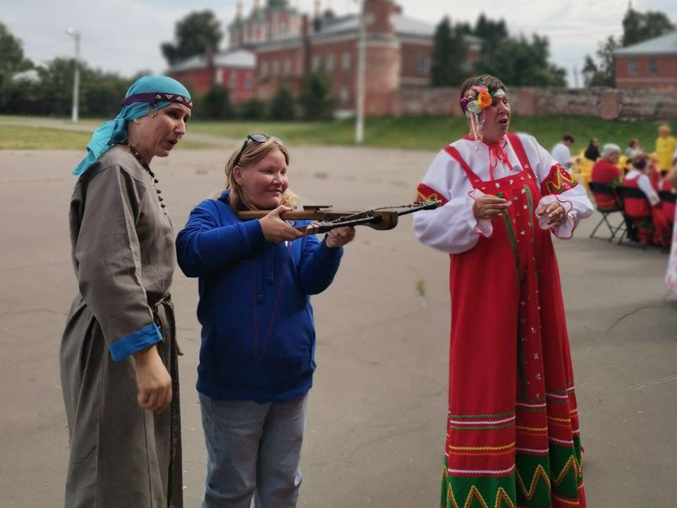 Изучили кремль и научились стрелять из лука участники соревнований в Коломне