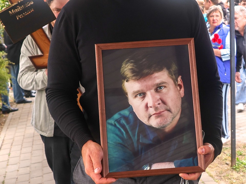 В Бронницах простились с актером Романом Мадяновым