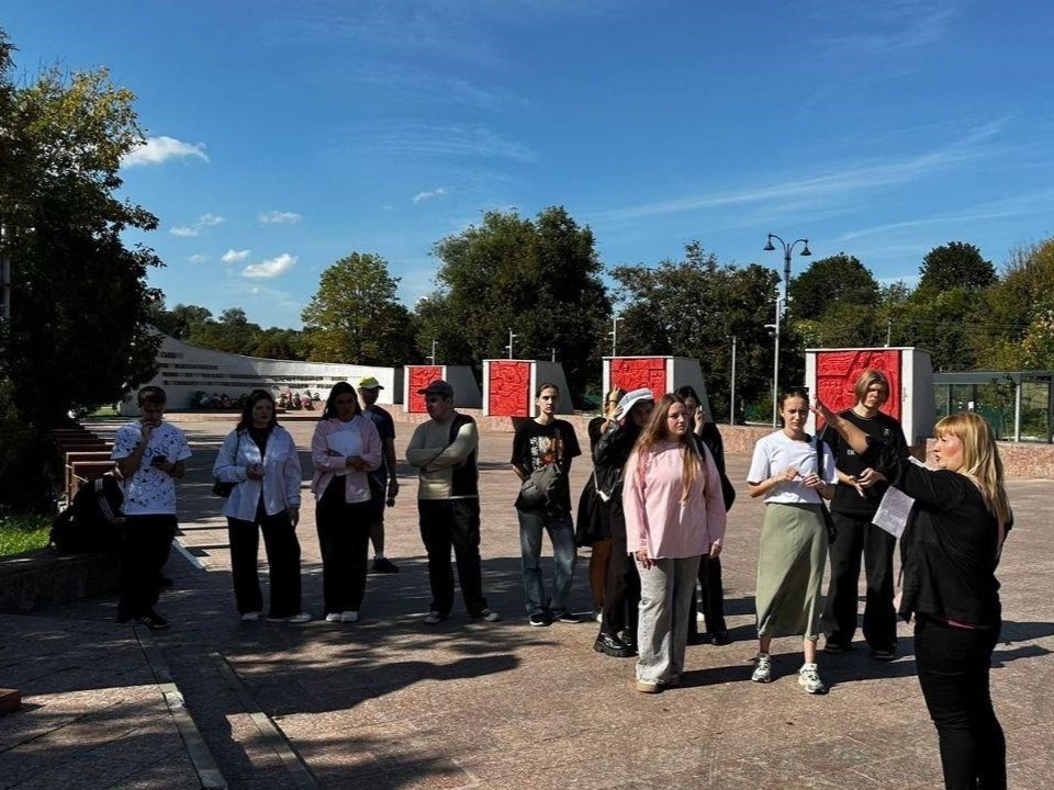 Студенты Волоколамского техникума на практике учатся проводить экскурсии по городу