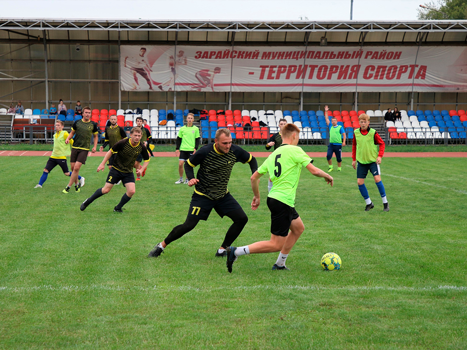 Футбольная команда Дворца спорта победила на Кубке закрытия летнего сезона