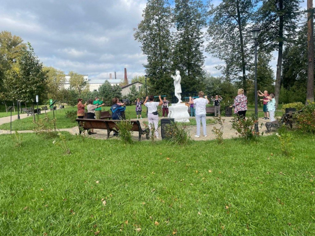 В пятницу талдомчанам предлагают зарядку на свежем воздухе, мастер-классы и ретро-концерт