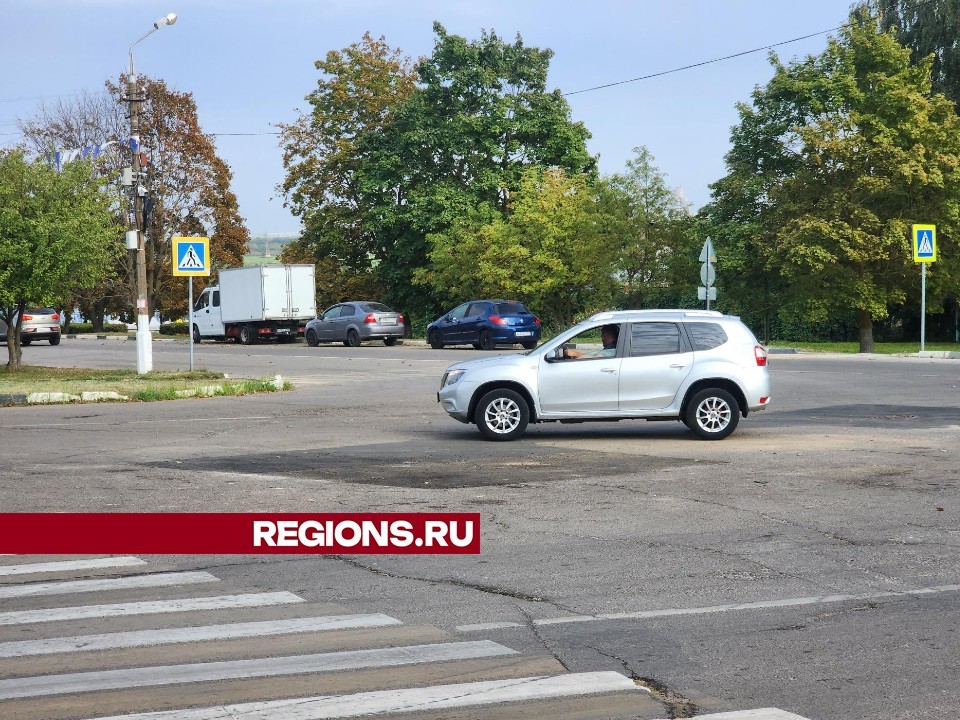 Провал грунта на улице Девичье поле обнаружили жители микрорайона Колычево в Коломне