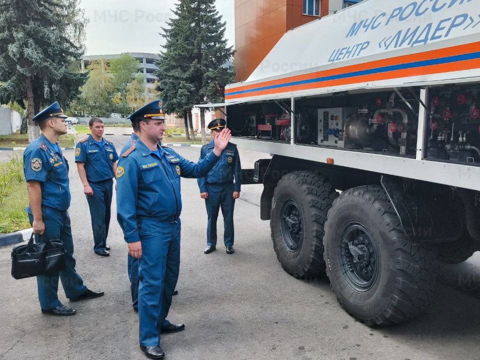 В Реутове спасатели МЧС провели учебно-методический сбор по РХБЗ