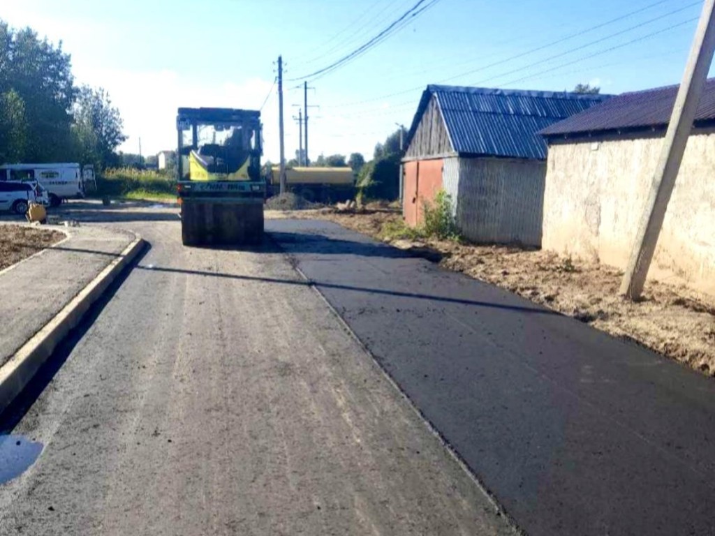 К детскому саду в Осташево проложили новый асфальт