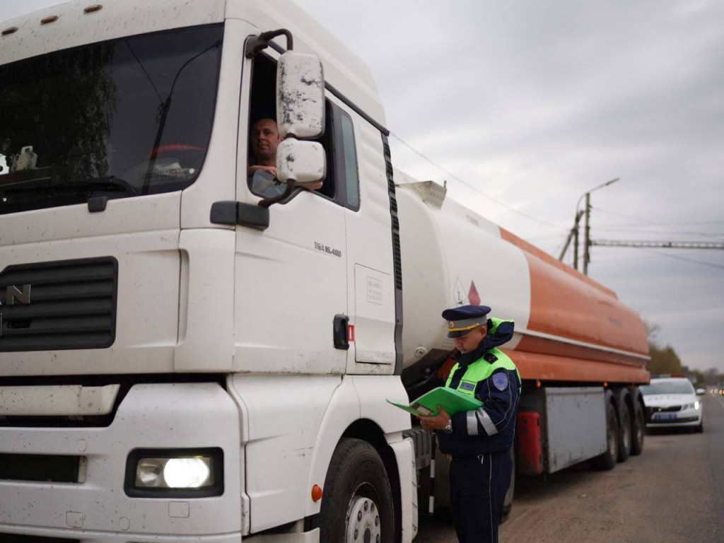 Водителей большегрузов проверит полиция Серпухова