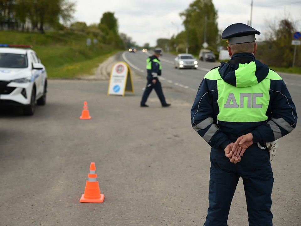 Наро-Фоминские автоинспекторы проверят перевозчиков опасных грузов