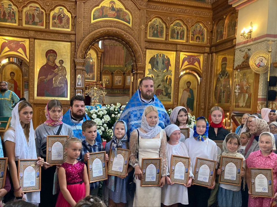 Дзержинские школьники изобразили красоту Божьего мира