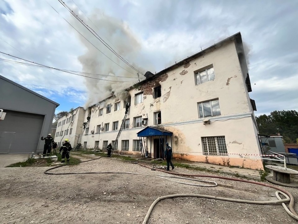 В Петровском произошел крупный пожар