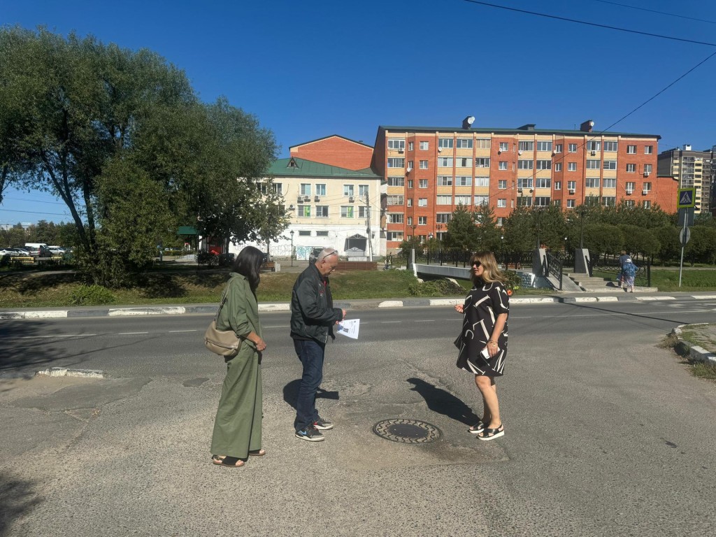 На детской площадке в Рогачеве и во дворах Дмитрова наведут порядок