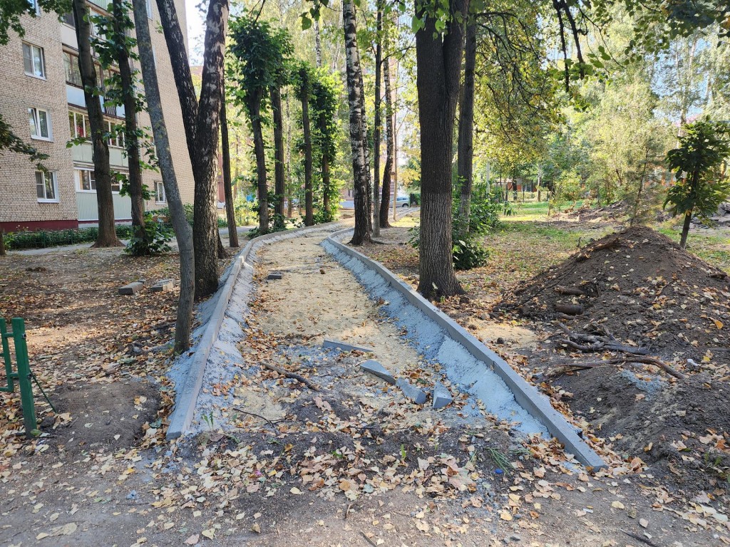 Новый тротуар проложат во дворах на улице Дзержинского в Коломне