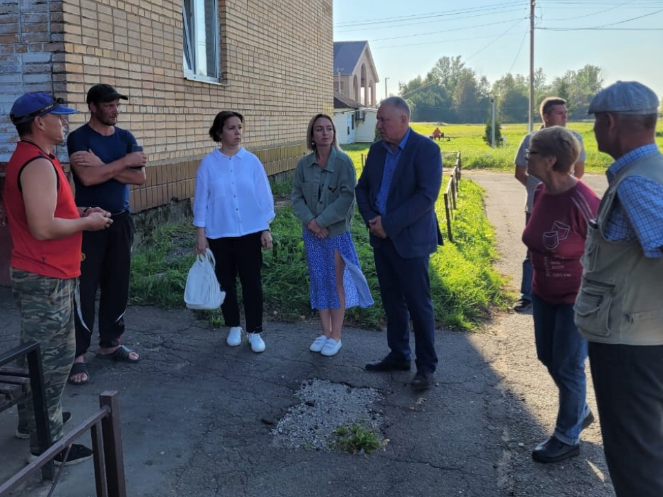 В селе под Рузой проверили герметичность дверей и окон в домах