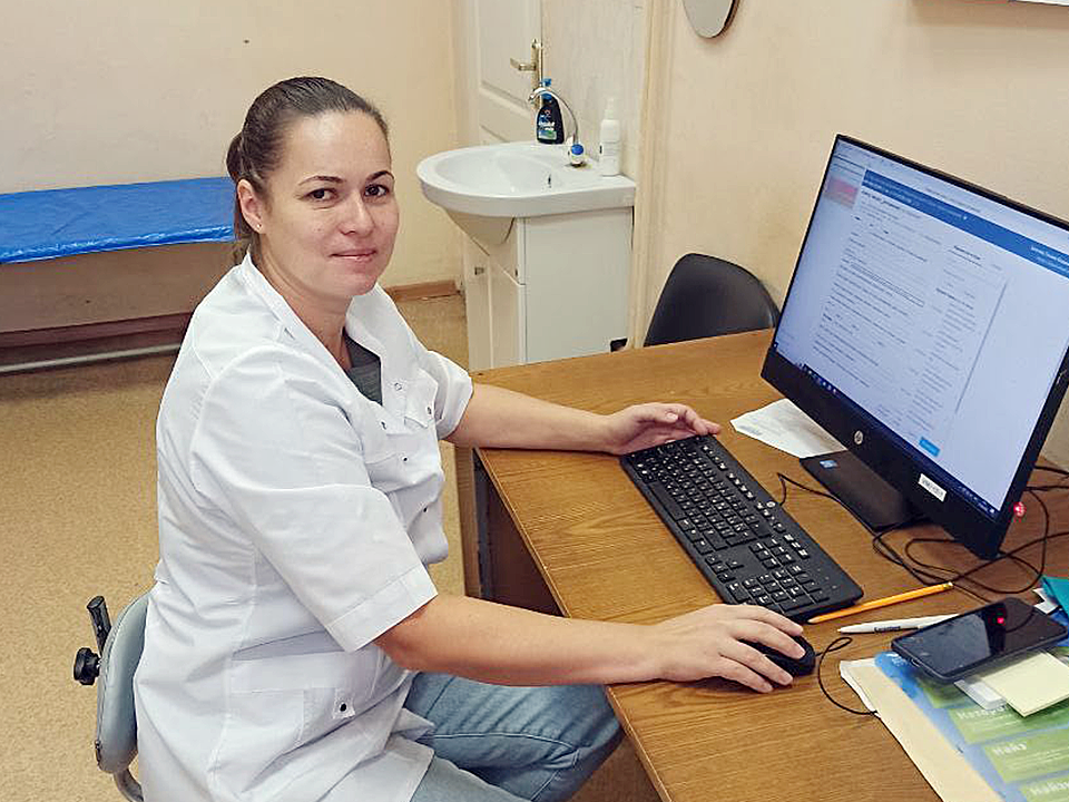 Четыре молодых медика вышли на работу в села Ступина