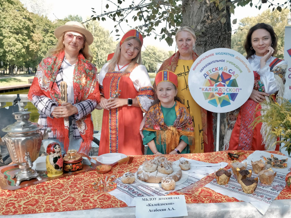 Вкусный фестиваль в Красногорске порадовал гостей шарлотками, чак-чаком и сладостями из сказок